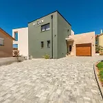 Stunning In Nyaraló