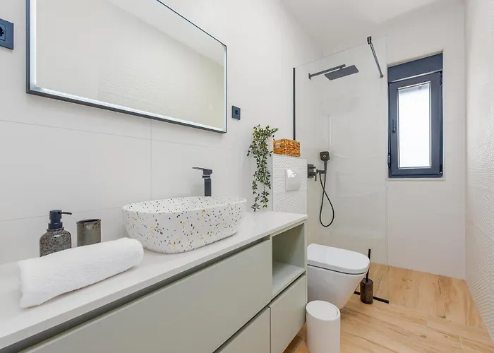 Lovely In Vikendica *